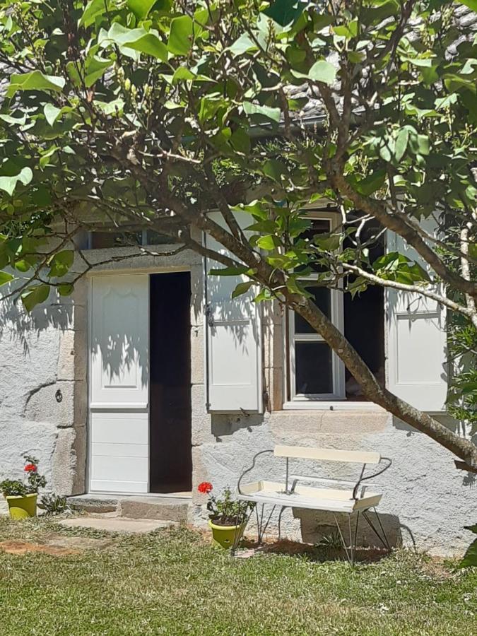 Chez Mialaret Bed & Breakfast Tourniac Bagian luar foto