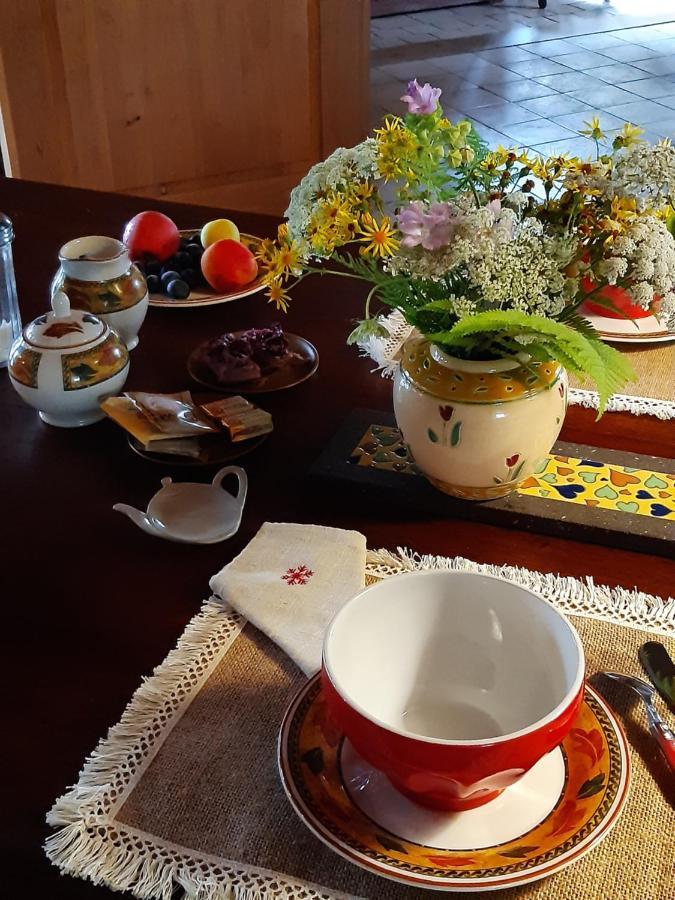 Chez Mialaret Bed & Breakfast Tourniac Bagian luar foto
